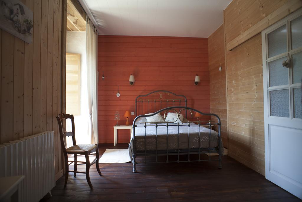 Logis De Riparfonds Bed & Breakfast Bressuire Exterior photo