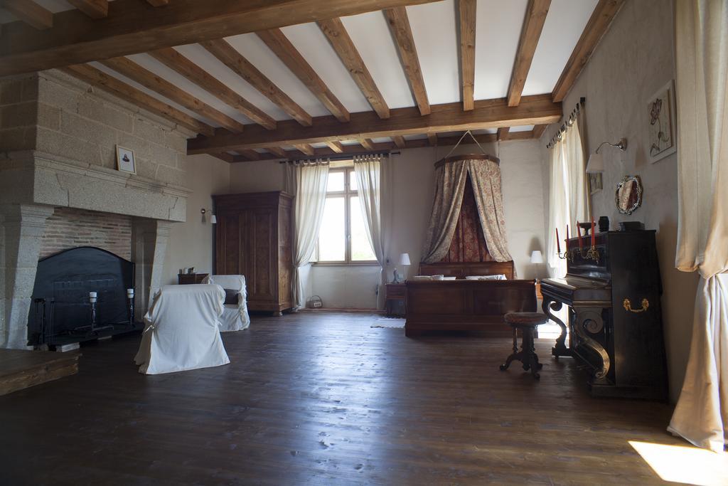 Logis De Riparfonds Bed & Breakfast Bressuire Exterior photo