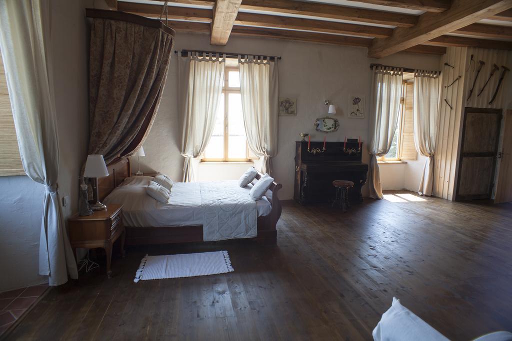Logis De Riparfonds Bed & Breakfast Bressuire Exterior photo